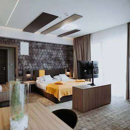 Hotel Epic Centrum 4*